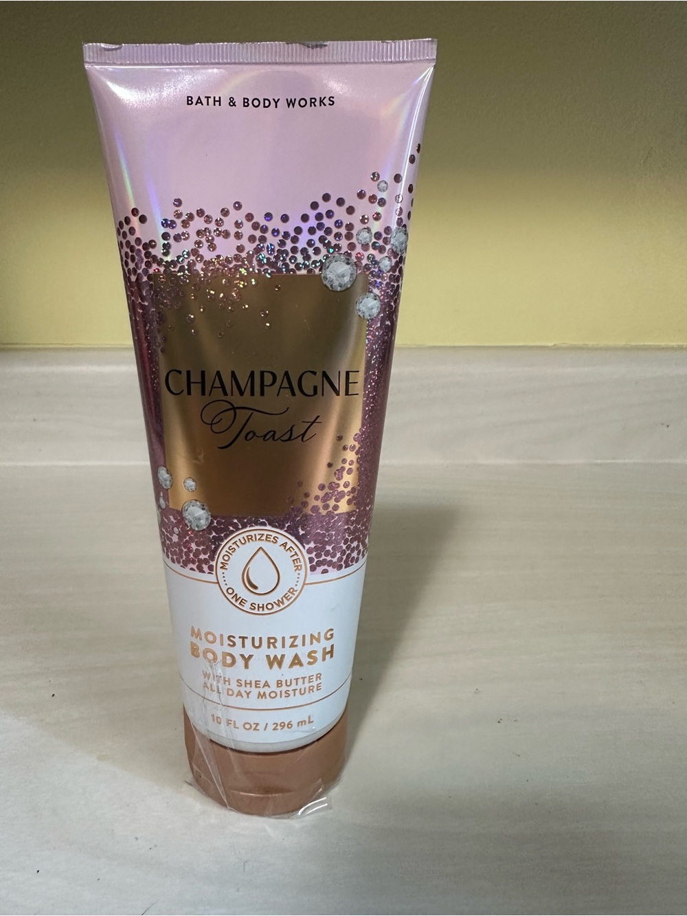 Bath & Body Works Champagne Toast Moisturizing Body Wash - Pink & Gold